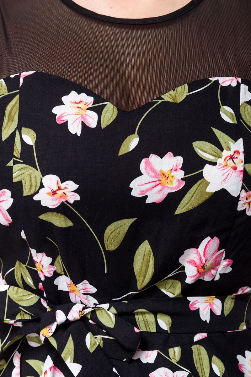 Kleid mit Dots Kleid mit Dots