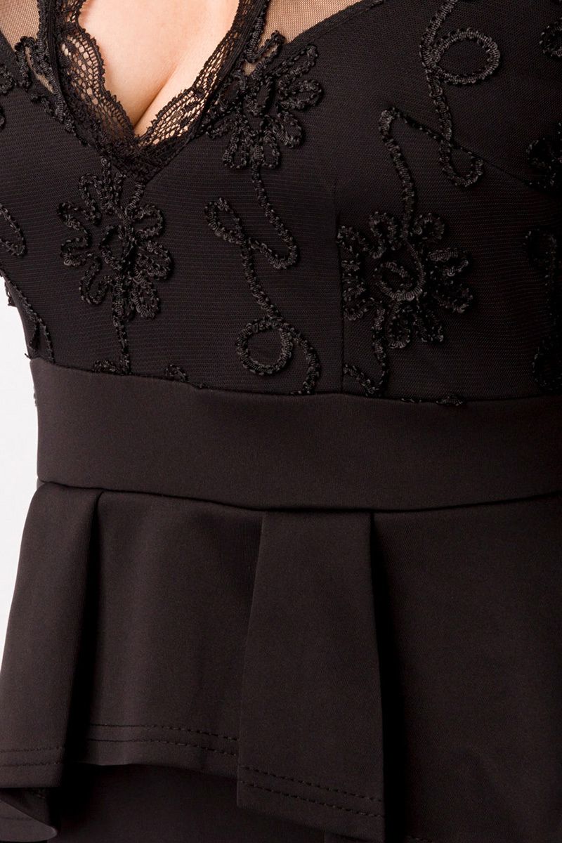 Kleid mit Schößchen Kleid mit Schößchen